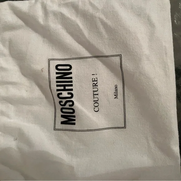 New with Tags Moschino Red Skinny Belt - Picture 5 of 6